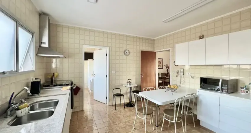 Quer comprar um ótimo apartamento com uma planta excelente e bem localizado para reforma? achou !!