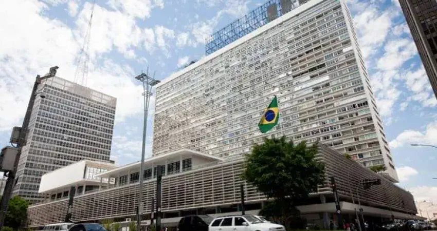 Conjunto a venda no conjunto nacional avenida paulista com 105m², 4 salas, copa e hall de repção.