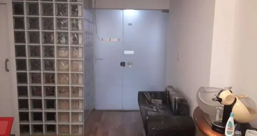 Conjunto à Venda com 60m², 2 salas, 2 wc´s e um depósito.