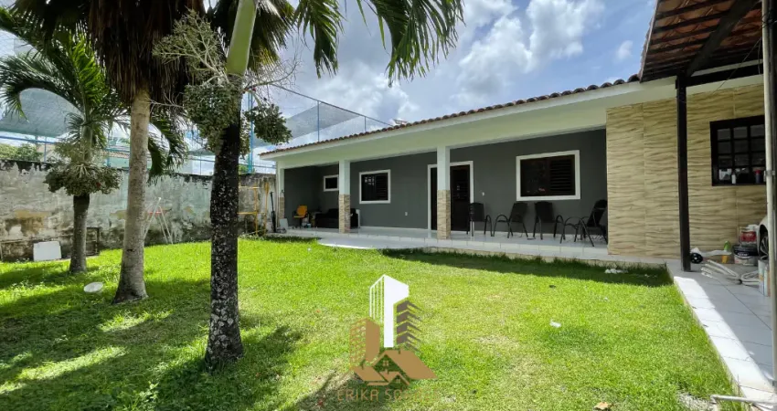 O som do vento balançando as palmeiras, o cheiro de grama molhada e aquele pôr do sol visto da varanda… aqui, cada detalhe te abraça com a sensação de lar.