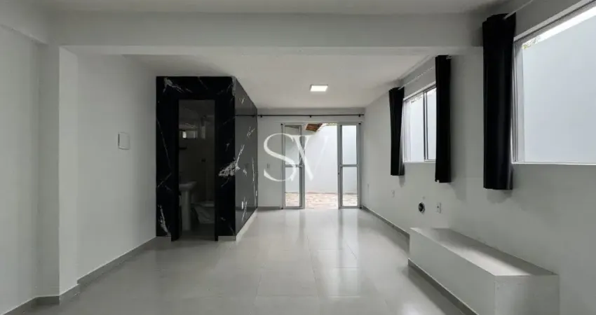 Casa Padrão a venda com 02 Dormitórios sendo 01 Suíte em Potecas/ São José, SC