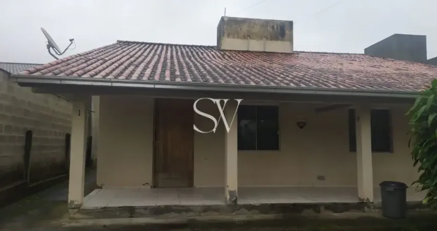 Casa a venda de 02 Dormitórios com amplo terreno e arvore frutíferas em Aguas Mornas - Grande Florianópolis-SC