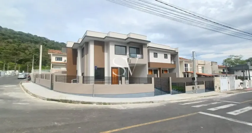 Casa tipo sobrado a venda de 02 suítes com 02 vagas de garagem no bairro jardim botânico em são josé-sc