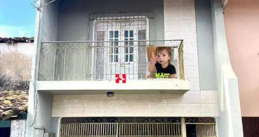 CASA EM MOSQUEIRO