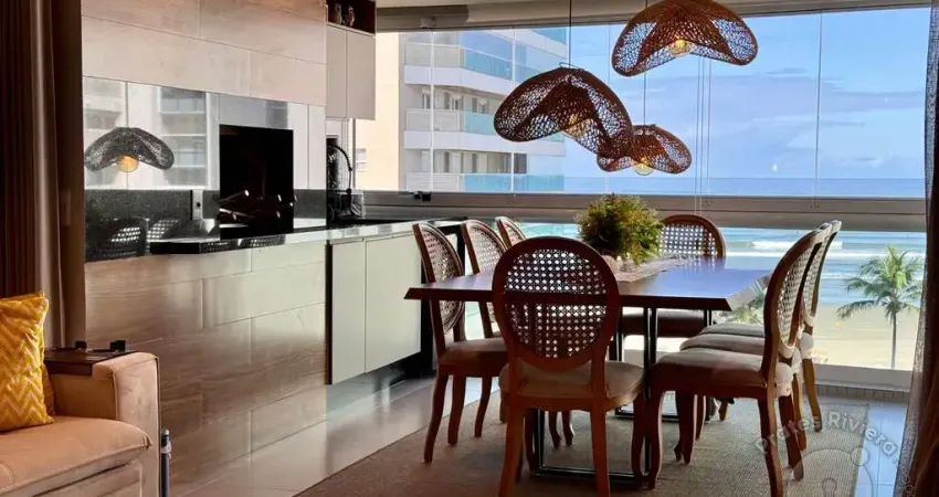 Apartamento com vista para o mar e a 50 metros da pra da Riviera.