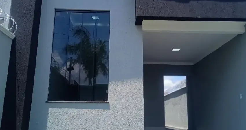 Casa alto padrão 3 quartos sendo 1 suíte toda no porcelanato, segurança, conforto e espaço