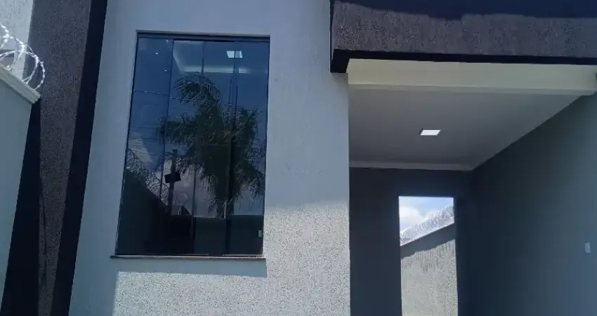 Magnifica casa alto padrão 3 quartos e sala de  estar pé direito alto