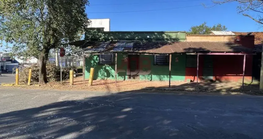 Terreno comercial  na AV Brasil com casa de alvenaria  a venda em Campo Bom - Oportunidade de investimento!