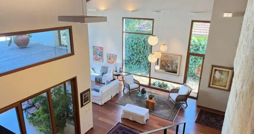 Oportunidade - Casa com ótima localização no Brooklin  - 450m2 de área construída