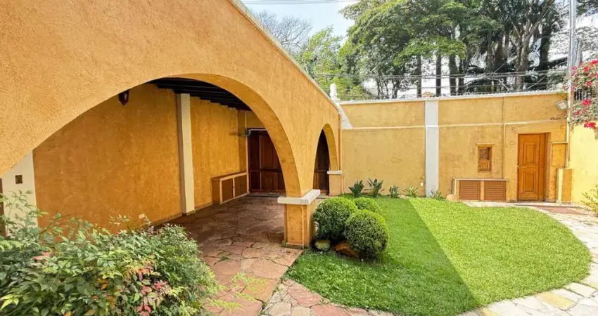 Oportunidade - Casa com 219 m², 3 quartos sendo 3 suítes à venda no bairro Jardim Europa.