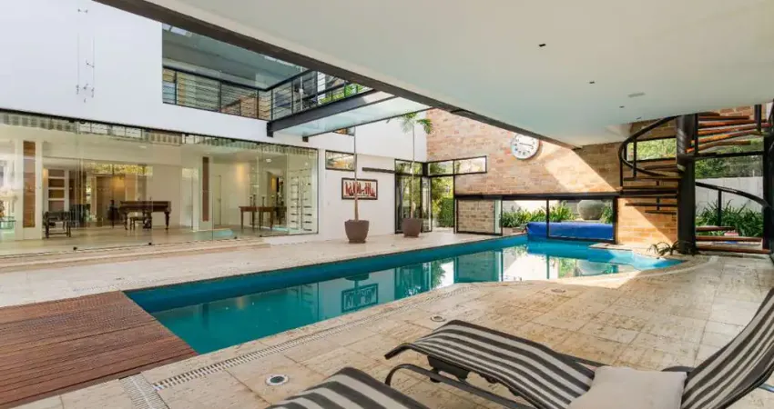 Oportunidade - Casa com 700 m², 5 quartos sendo 4 suítes à venda no bairro Boaçava.
