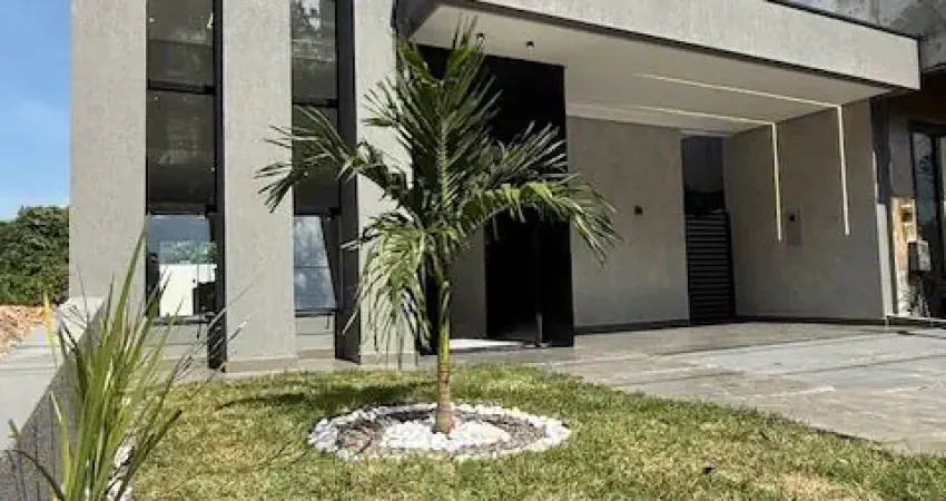linda casa terréa com vista para o rio cond vivendas das Marinas