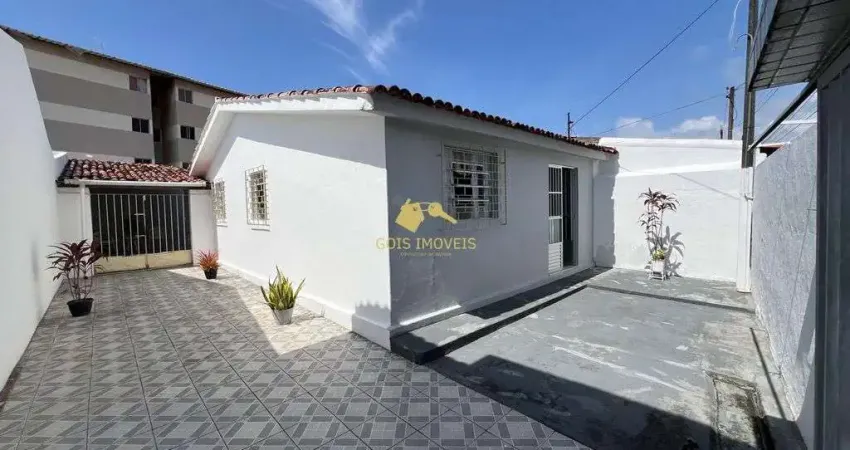 Venda – Casa 3 Quartos na Feitosa, Rua Fechada com Portaria