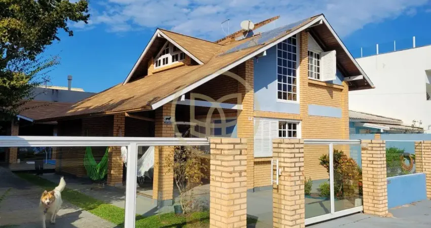 Casa 4 dorm na praia grande governador celso ramos na avenida principal