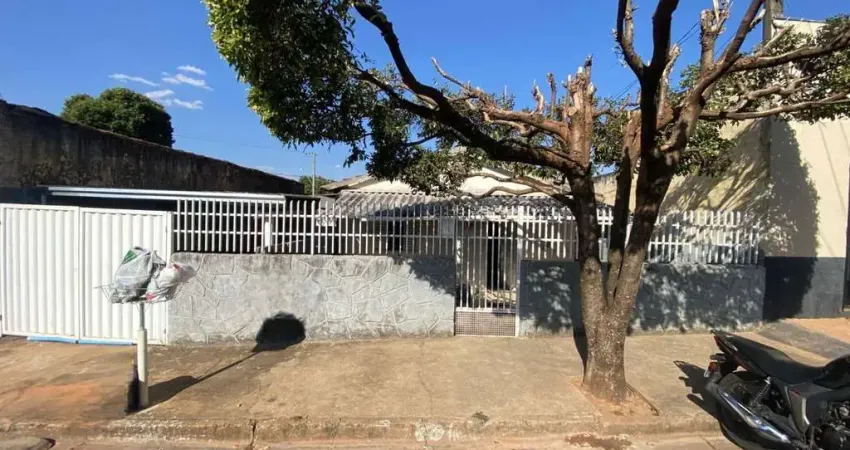 Casa com 2 quartos à venda na Rua Otávio de Colla, Rebouças, Lins