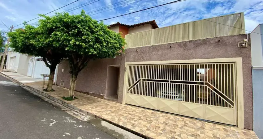 Casa para Venda em Lins, Residencial Fortaleza, 4 dormitórios, 2 suítes