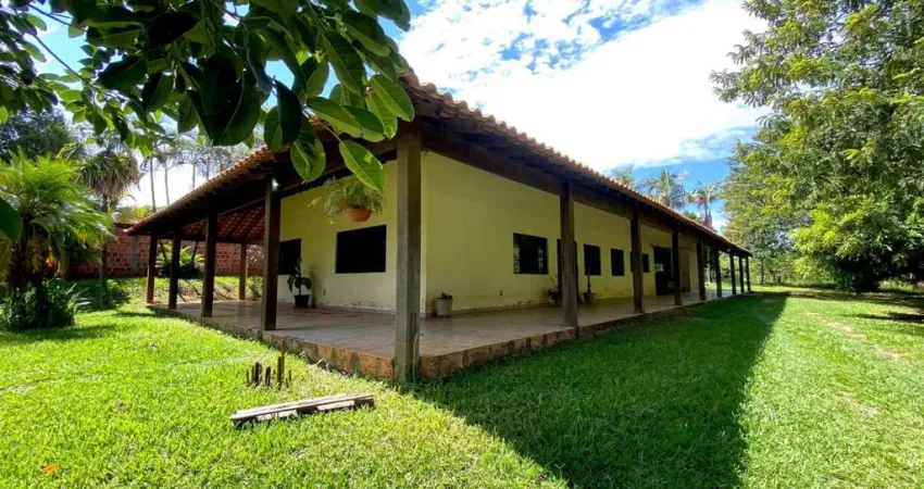 Chácara para Venda em Lins, Chácara Flora, 3 dormitórios, 2 suítes