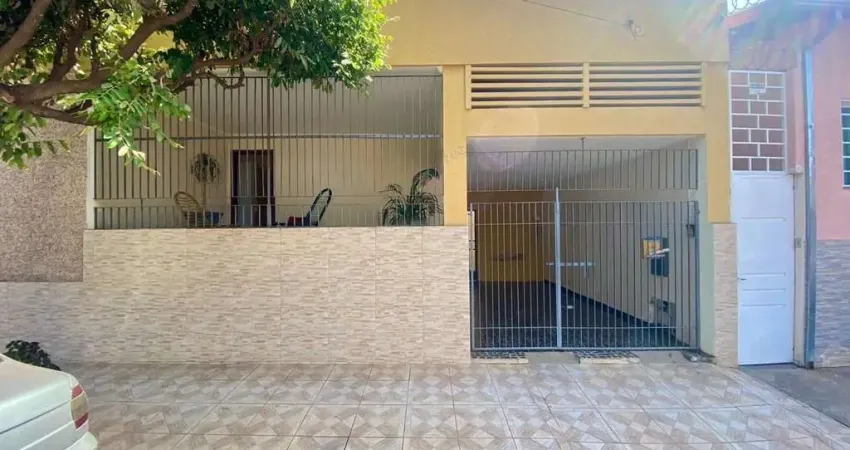 Casa para Venda em Lins, Centro, 3 dormitórios, 1 suíte