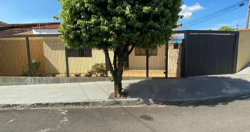 Casa para Venda em Lins, Residencial Morumbi, 3 dormitórios, 1 suíte, 4 vagas