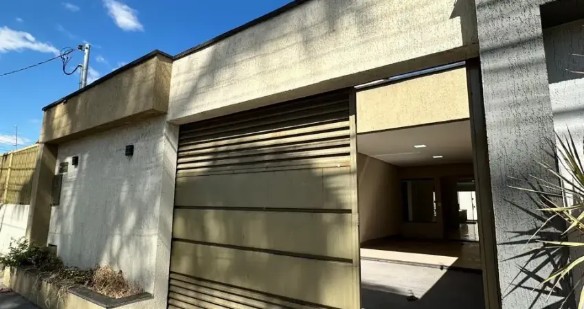 Casa com 3 quartos à venda na Avenida Cônego Januário, Vila Santa Helena, Goiânia