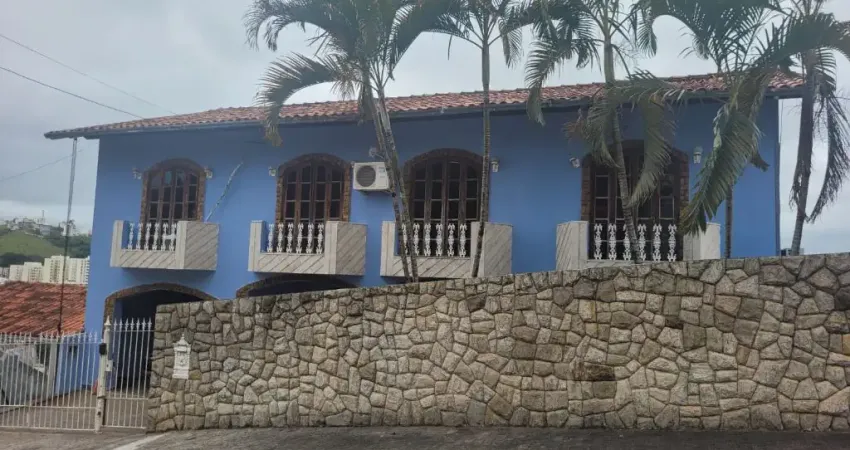 Casa com 8 quartos para alugar no Bom Clima, Juiz de Fora 