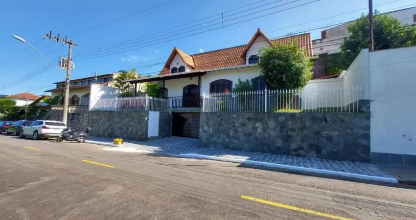 Casa com 5 quartos para alugar no Bom Clima, Juiz de Fora 