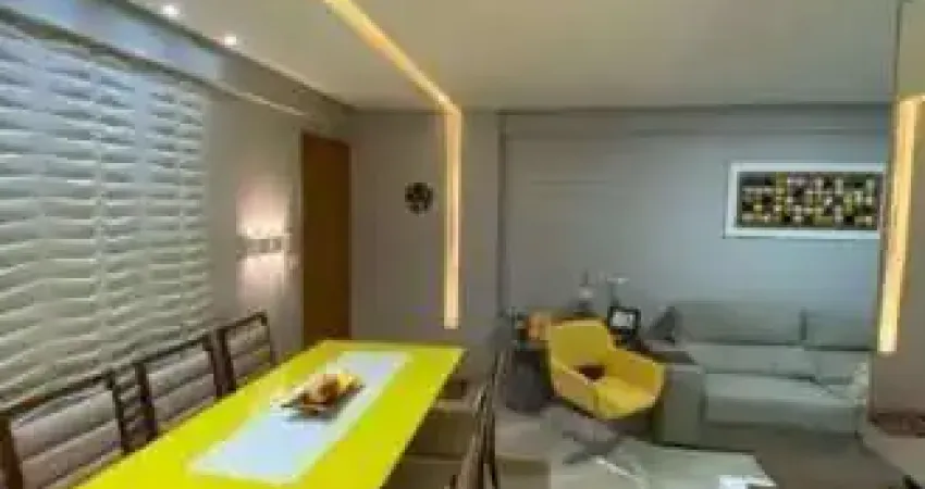 Apartamento com 4 Quartos e 3 banheiros à Venda, 85 m² por R$ 650.000