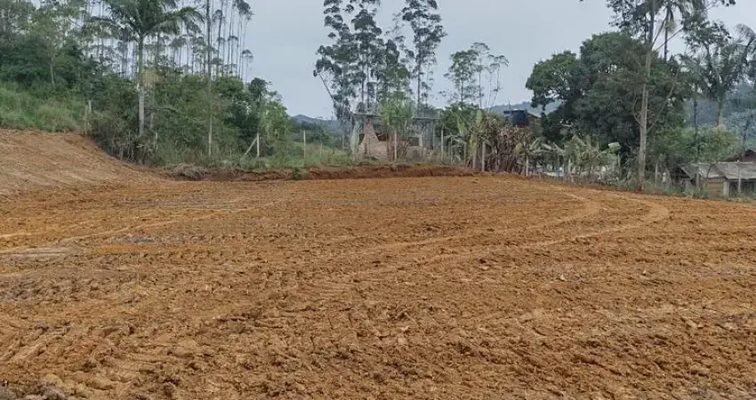 Terreno pronto para construir no interior de Piçarras
