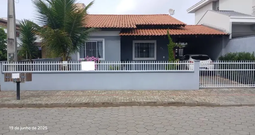 Ótima casa no bairro itacolomi! 700m do mar. casa em perfeito estado