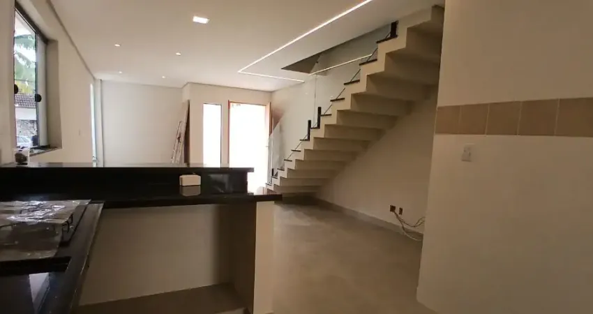 Casa duplex no bairro Praia da Ribeira Angra dos Reis - RJ