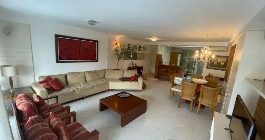 Apartamento Exclusivo na Beira-Mar Norte – Conforto e Sofisticação!