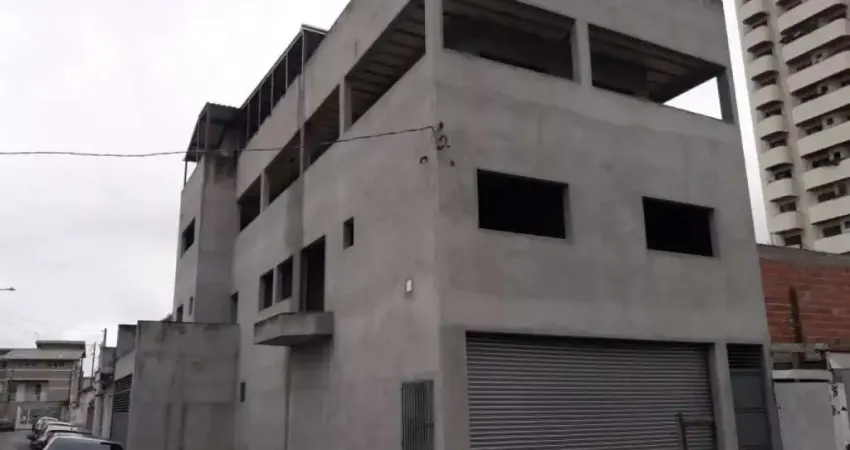 SALÃO COMERCIAL CENTRO DE SUZANO, 200 METROS, COM 2 BANHEIROS SENDO UM DELES COM ACESSIBILIDADE, ÓTIMO PARA CLINICA;  PRÉDIO NOVO DA PARA ADAPTAR O PADRÃO DE SEU ESTABELECIMENTO TRANQUILAMENTE NO SALÃ