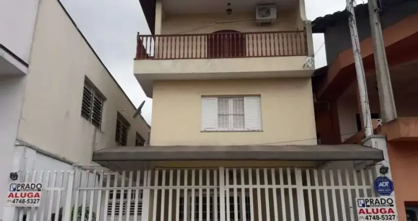Casa 270 metros sobrado, ao lado da prefeitura. 4 dorms sendo 3 suítes, e uma hidro com luz , ar condicionado, sala 2 ambientes com lavabo, lavanderia coberta, escritório, quintal no fundo, cozinha co