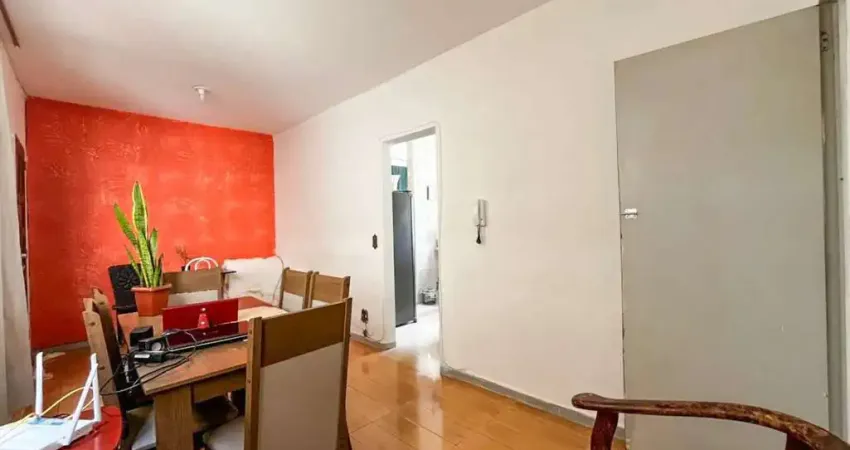 Apartamento 3 Quartos para Venda em Belo Horizonte, Sagrada Família, 3 dormitórios, 1 banheiro, 1 vaga