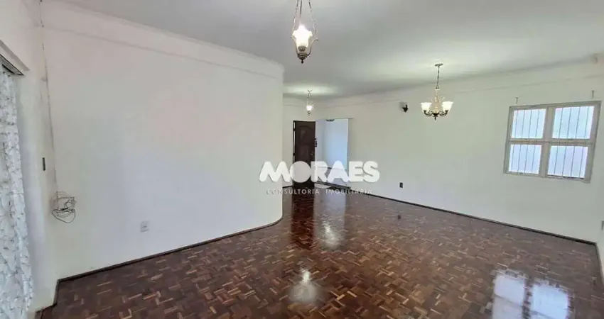 Casa com 4 quartos para alugar, 360 m². 4 vagas, por R$ 6.500/mês - Vila Nova Cidade Universitária - Bauru/SP