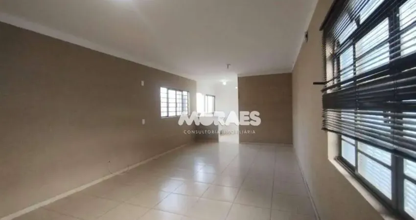 Casa com 2 dormitórios para alugar, 190 m² por R$ 2.000/mês - Vila Carolina - Bauru/SP