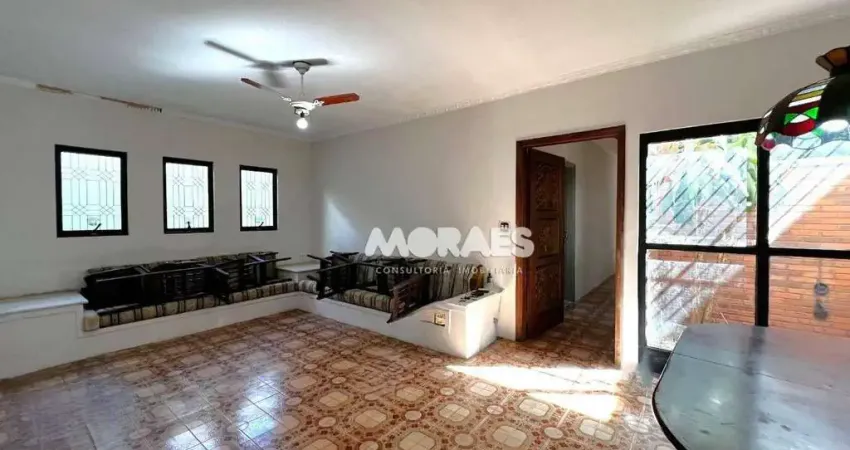 Casa com 5 quartos para alugar, 400 m² por R$ 3.200/mês - Vila São Francisco - Bauru/SP