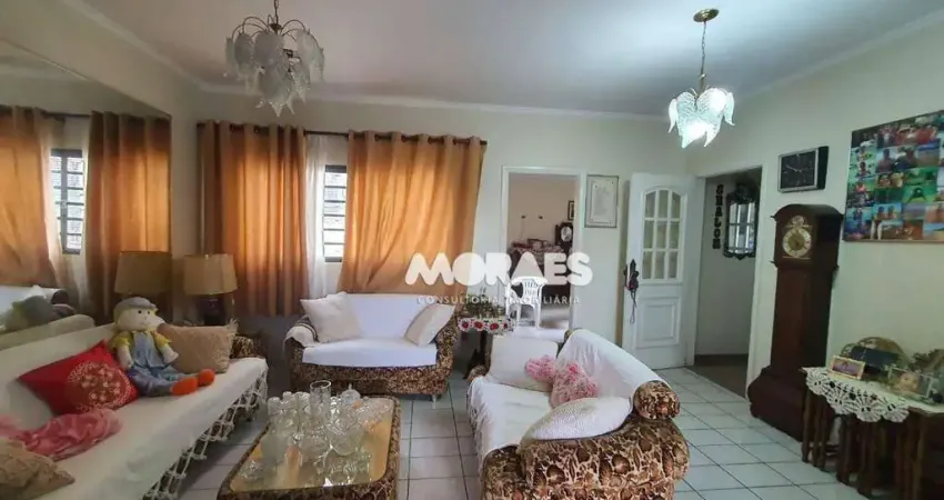 Casa com 3 dormitórios à venda, 314 m² por R$ 800.000,00 - Centro - Bauru/SP