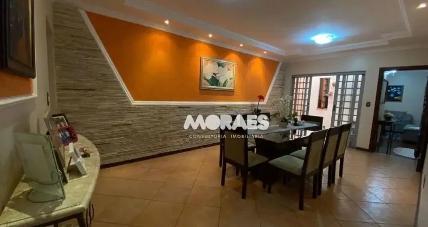 Casa com 3 dormitórios à venda, 195 m² por R$ 550.000,00 - Jardim Ferraz - Bauru/SP