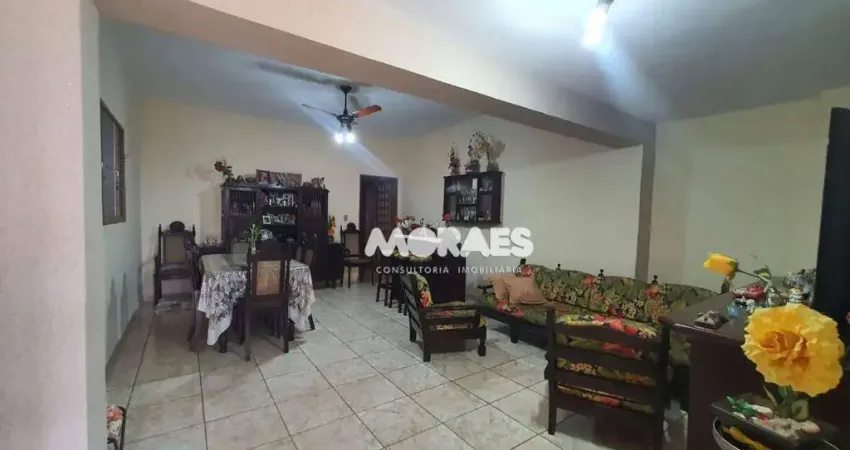 Casa com 3 dormitórios à venda, 224 m² por R$ 470.000,00 - Alto Higienópolis - Bauru/SP