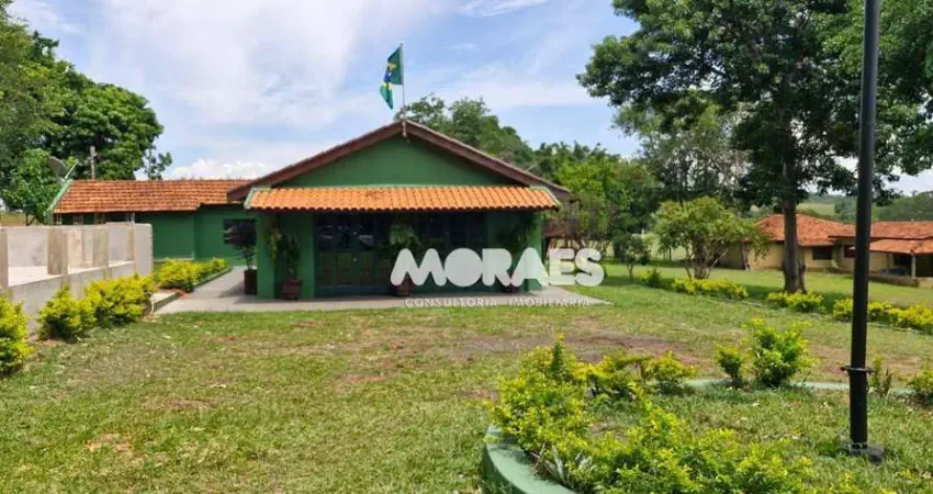 Sítio à venda na Região de Bauru/SP, a 10 Km da cidade, 10,8 alqueires, por R$ 2.800.000