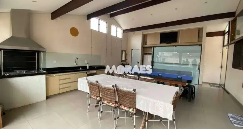 Sobrado com 3 dormitórios à venda, 320 m² por R$ 690.000 - Parque São Geraldo - Bauru/SP