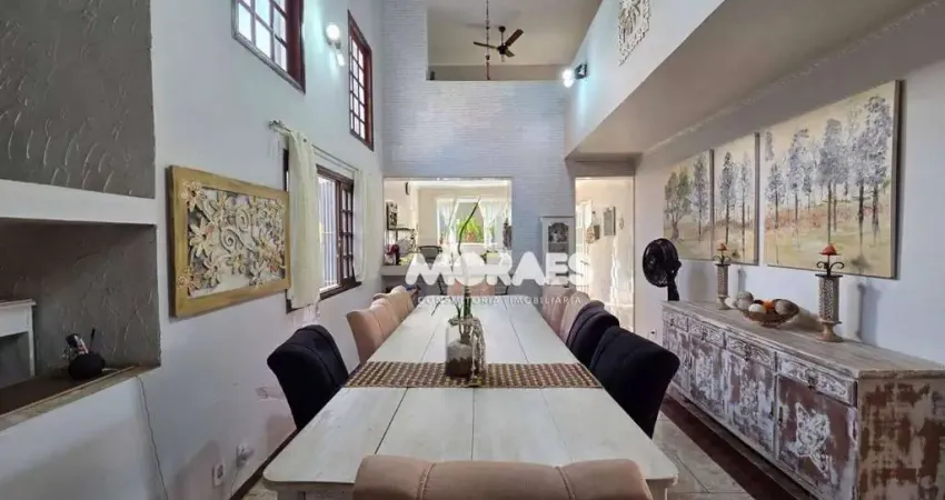Casa ampla com 4 dormitórios à venda, 700 m² por R$ 880.000 - Parque Vista Alegre - Bauru/SP