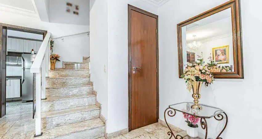 Sobrado com 4 dormitórios à venda, 166 m² por R$ 1.100.000,00 - Xaxim - Curitiba/PR