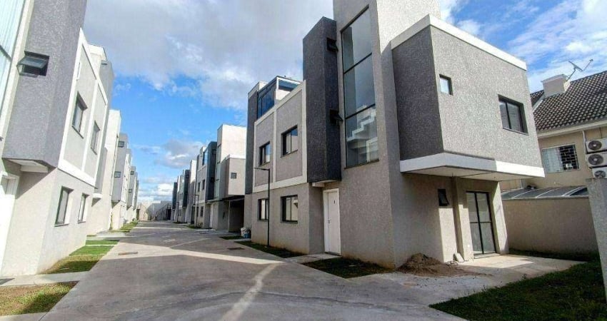 Sobrado com 3 dormitórios à venda, 105 m² por R$ 639.000,00 - Uberaba - Curitiba/PR