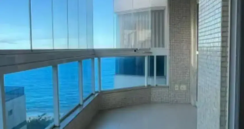 Lindo Apartamento de 02 Quartos, prédio de frente para o mar em Itapuã com Varanda e Lazer Completo!