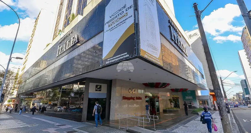 Loja comercial à venda em shopping italia, com excelente espaço para diversos comercios elementares!