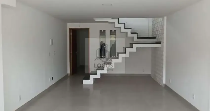 Linda casa triplex no Bairro Fontesville - Juiz de Fora- MG.