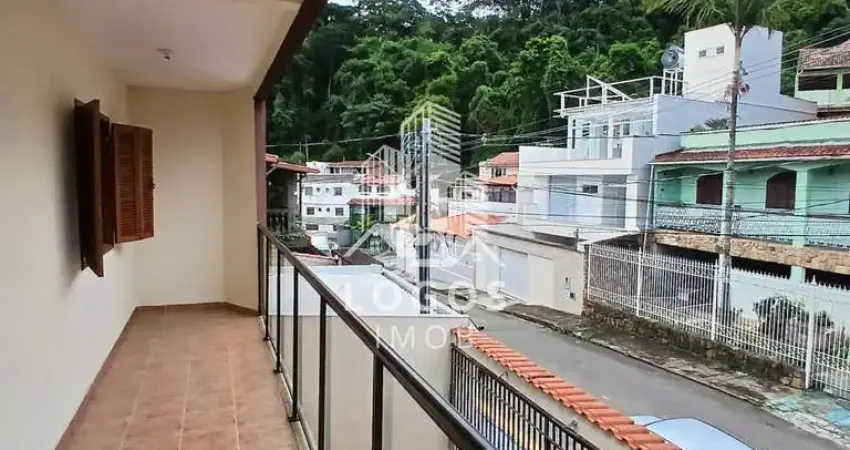 Ótima casa com 4 quartos e quintal no Democrata, Juiz de Fora-MG