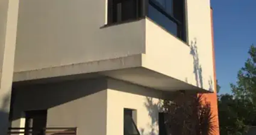 Casa com 3 quartos, 130 m2, em loteamento com infraestrutura de lazer.